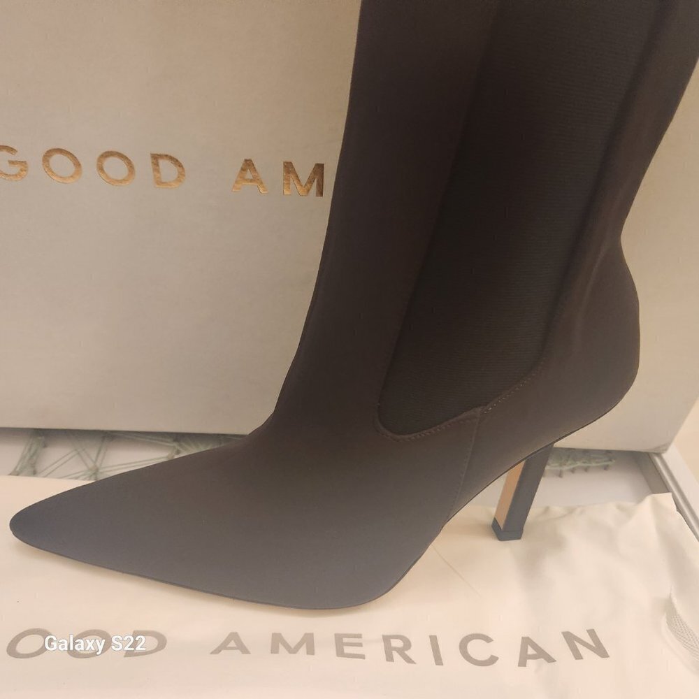 NIB Good American - High Kickstand Boots - Neoprene Chocolate. NIB. Various - Picture 5 of 10
